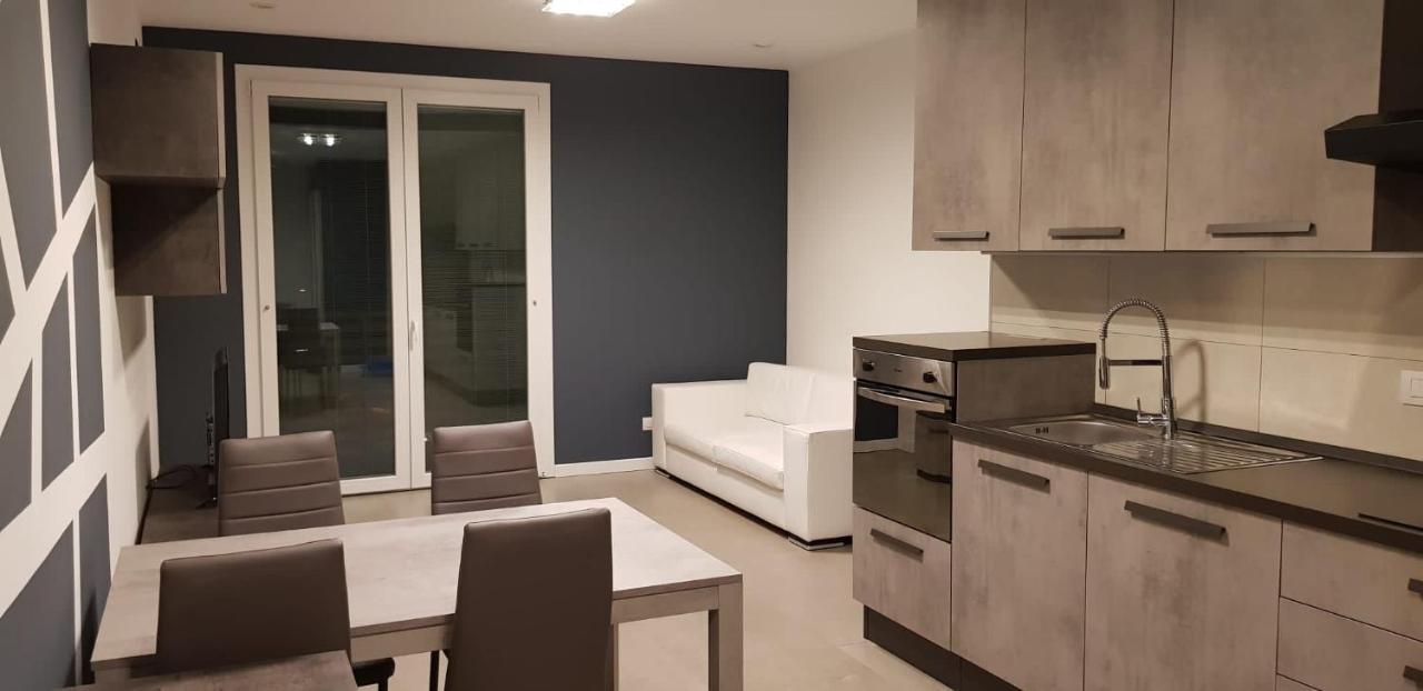 Condominio La Torre 2 Galliate Екстер'єр фото
