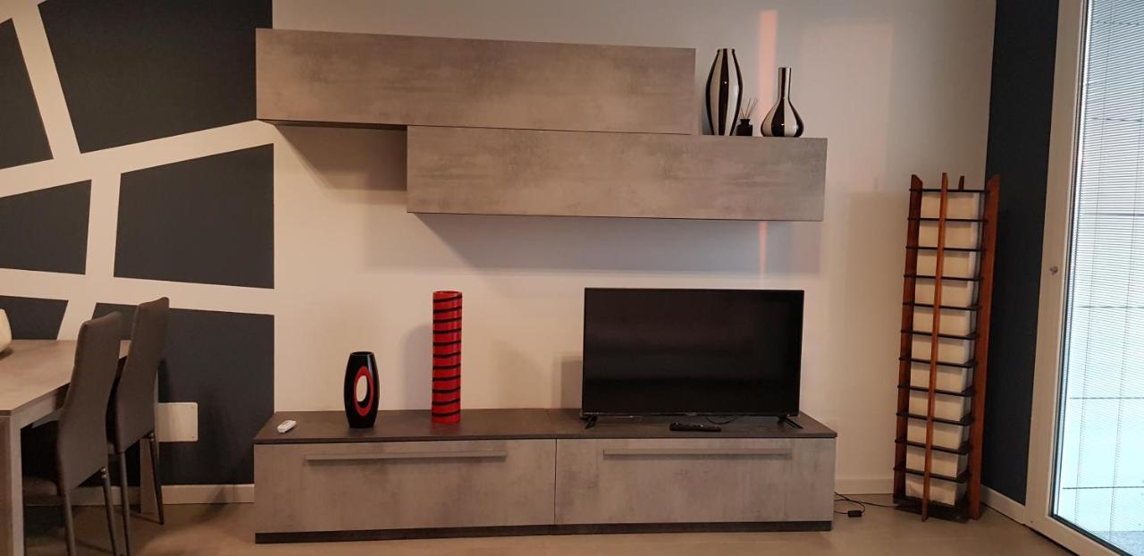 Condominio La Torre 2 Galliate Екстер'єр фото